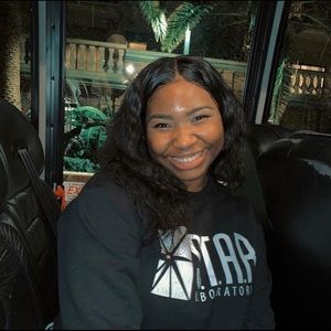 Meet your Posher, Crystal